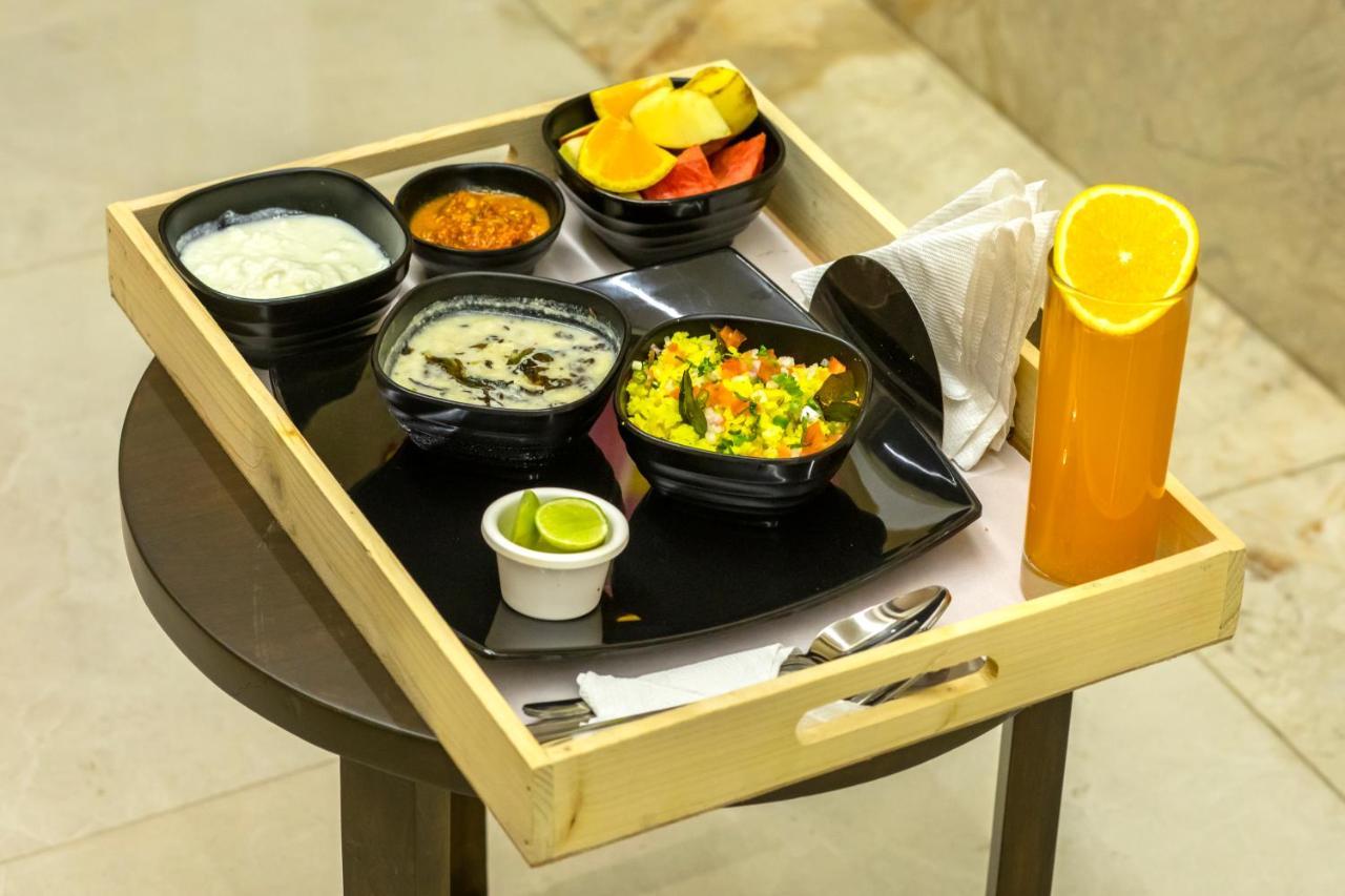 The Thane Club Ngoại thất bức ảnh